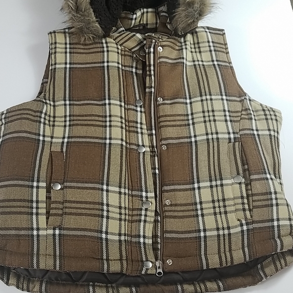 KC Collection, Tan/creme plaid vest, With Fur Hood, Size XL - Picture 3 of 8